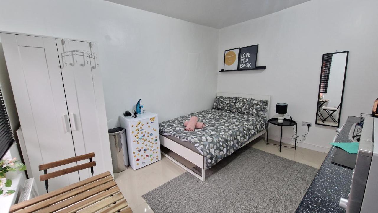 Small Cozy Studio Zone 1 لندن المظهر الخارجي الصورة